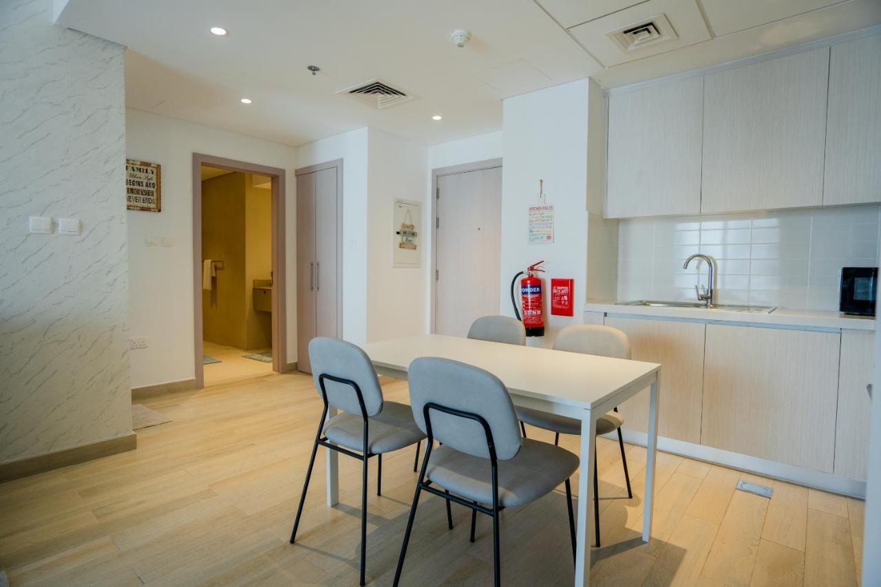 Nasma Luxury - Waterfront Retreat With Balcony Near Theme Park *