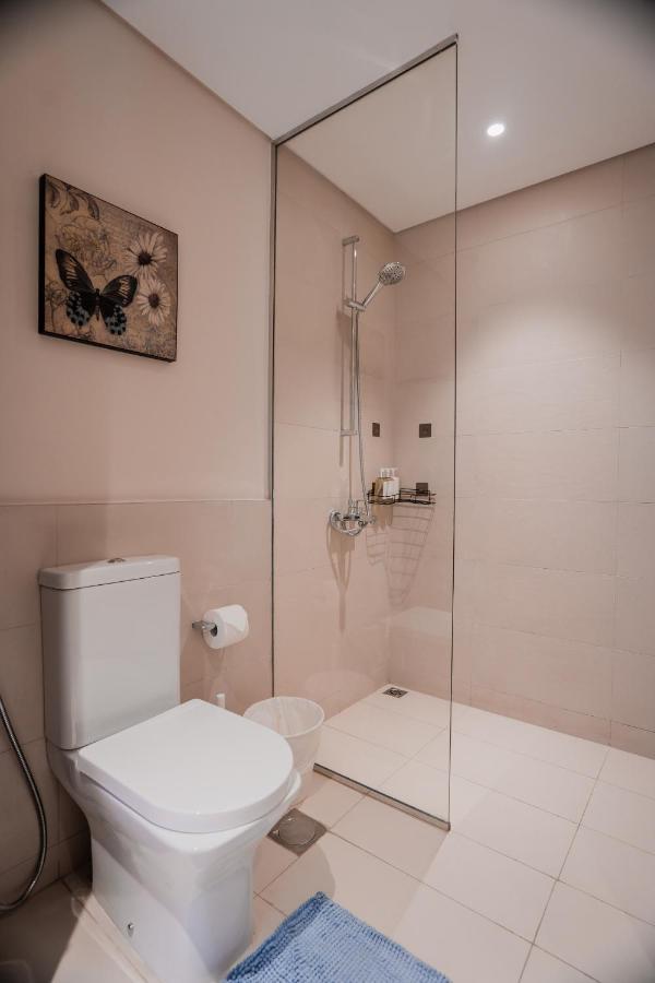 Nasma Luxury - Waterfront Retreat With Balcony Near Theme Park *