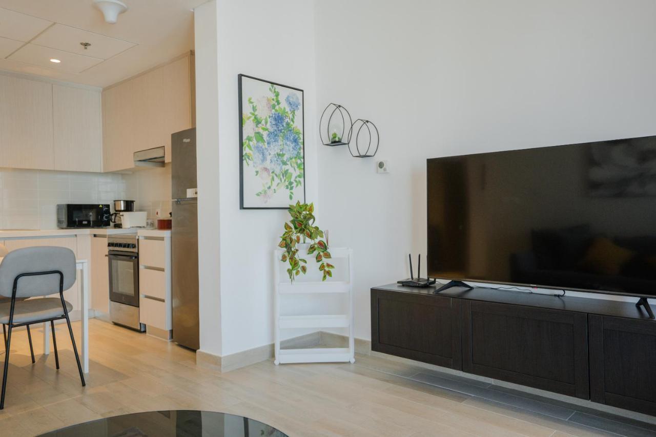 Nasma Luxury - Waterfront Retreat With Balcony Near Theme Park * Abu Dhabi