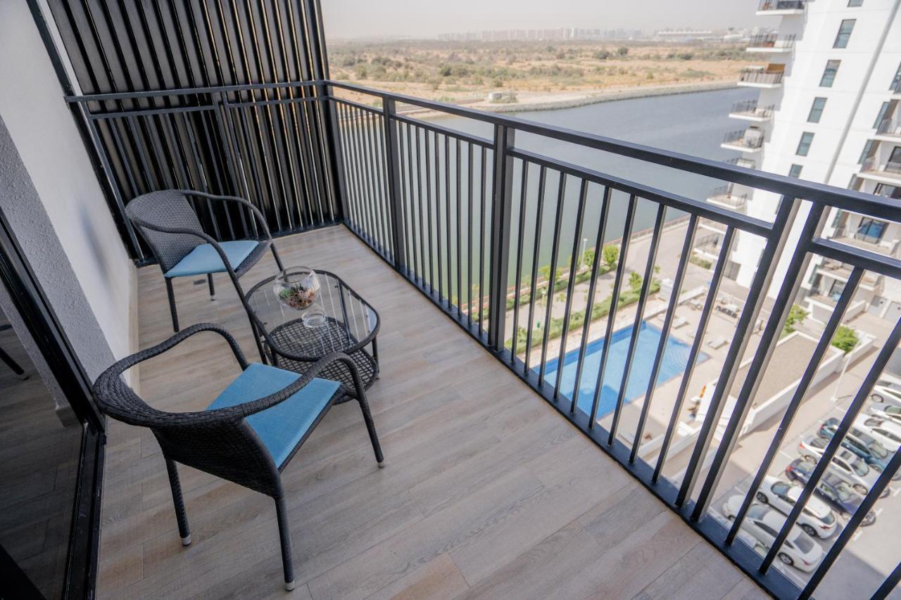 Nasma Luxury - Waterfront Retreat With Balcony Near Theme Park Apartment Abu Dhabi